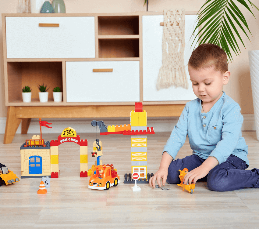 Children- playing- with -educational -toys20