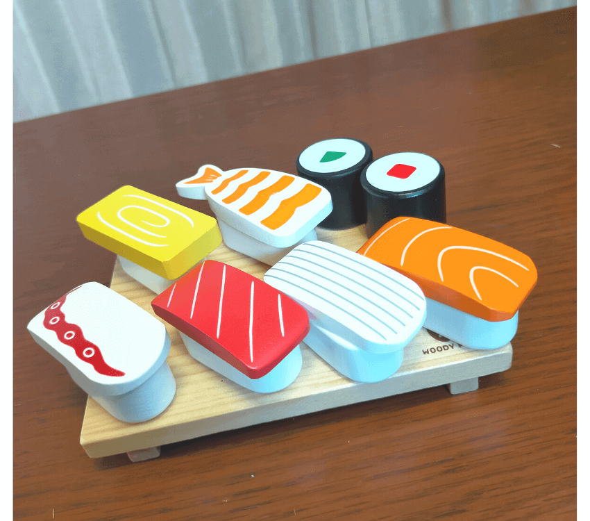 Sushi- restaurant- playing- house