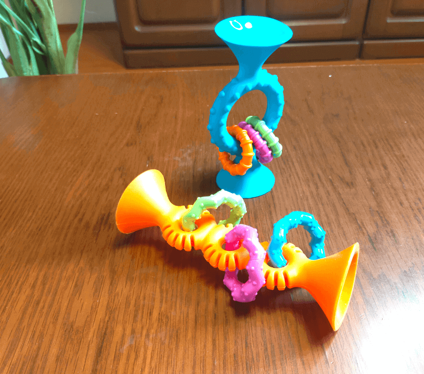 toy -to- hold6